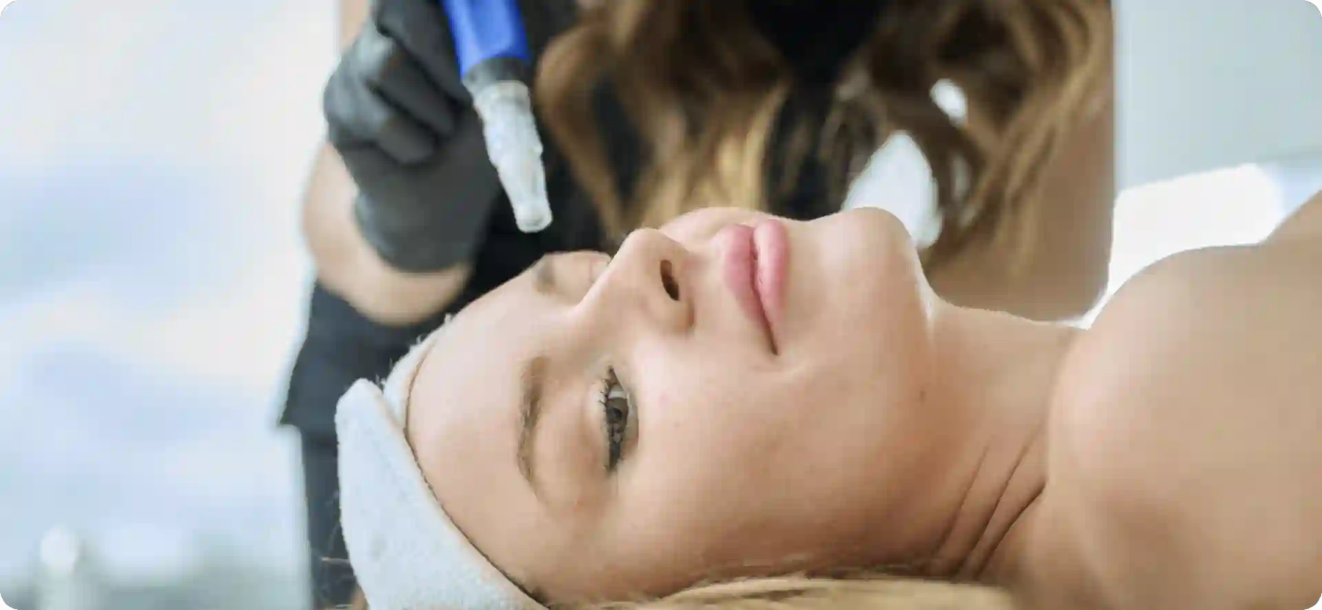 How Do Microneedles Trigger New Collagen and Elastin in Loose Skin Bedford?